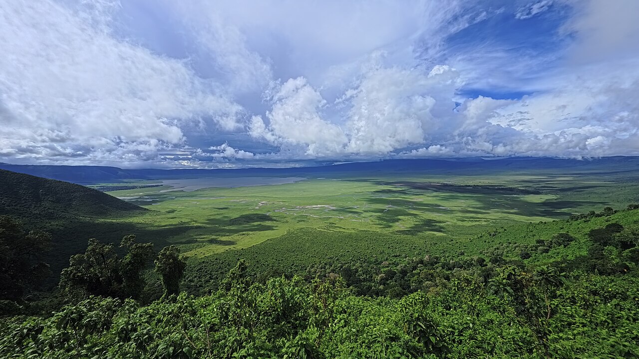 Il cratere di Ngorongoro dal bordo
